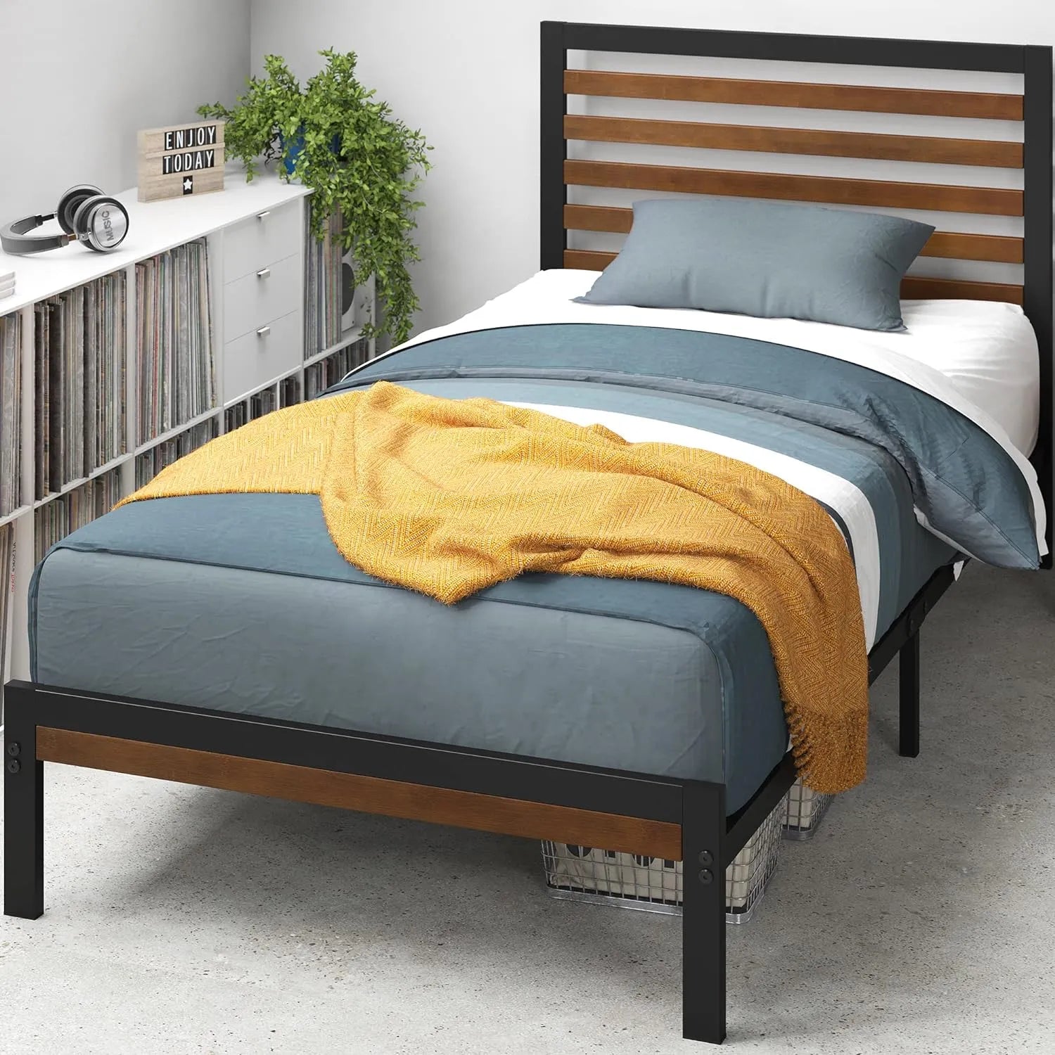 Industrial Design Metal Frame Bed
